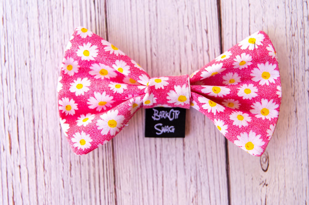 Daisies on Pink Bow